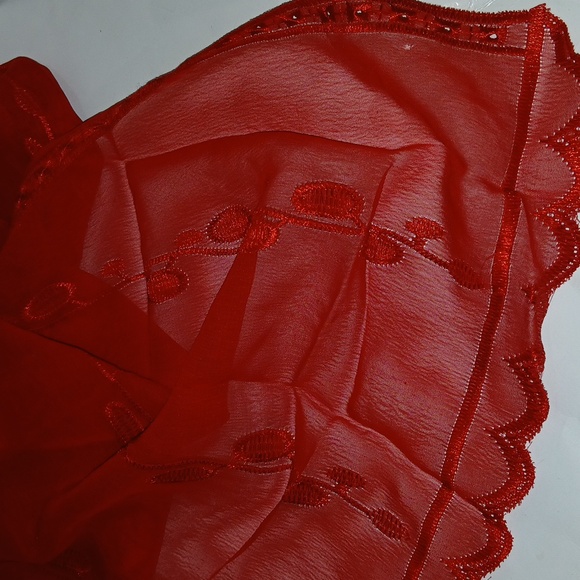 Hip Chickl Red Scallop Scarf NWT - Picture 5 of 6